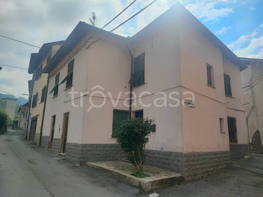 attico in vendita ad Arquata Scrivia in zona Vocemola