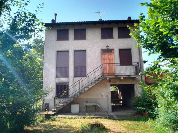 casa indipendente in vendita ad Arquata Scrivia in zona Varinella