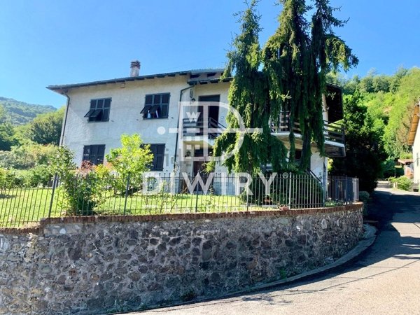 casa indipendente in vendita ad Arquata Scrivia in zona Rigoroso