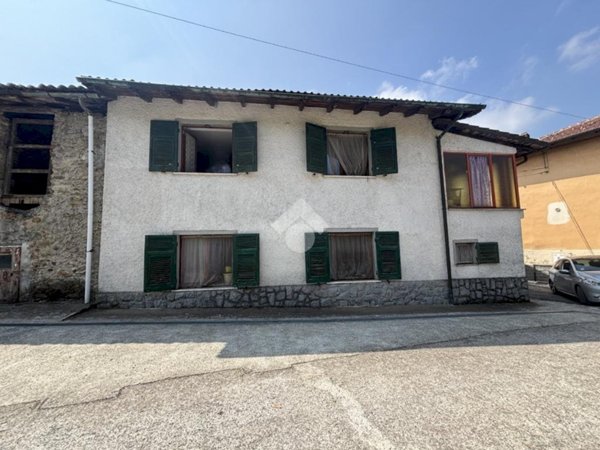 casa indipendente in vendita ad Arquata Scrivia in zona Vocemola