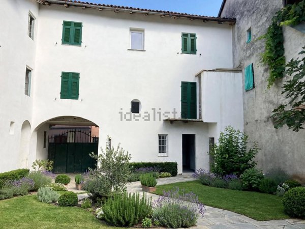 casa indipendente in vendita ad Arquata Scrivia in zona Varinella