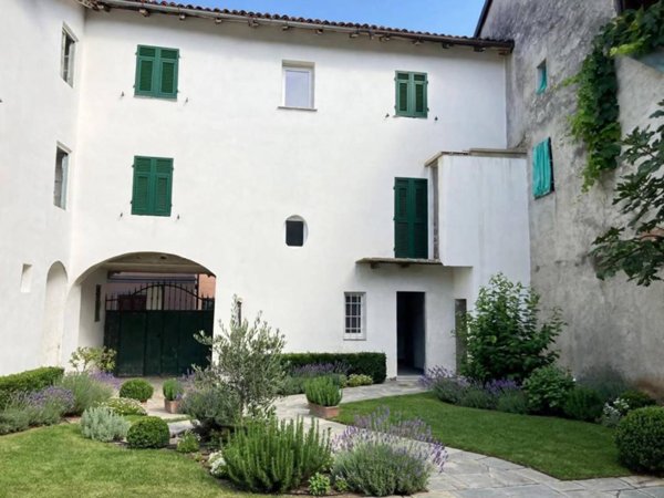 casa indipendente in vendita ad Arquata Scrivia in zona Varinella