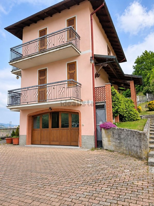 casa indipendente in vendita ad Arquata Scrivia in zona Vocemola