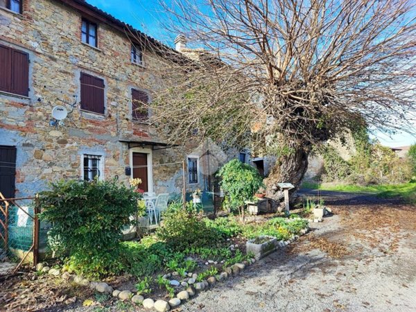casa indipendente in vendita ad Avolasca