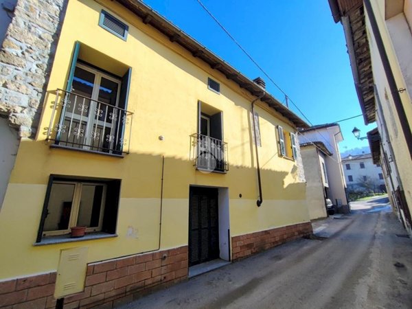 casa indipendente in vendita ad Avolasca