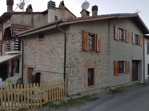 casa indipendente in vendita ad Avolasca