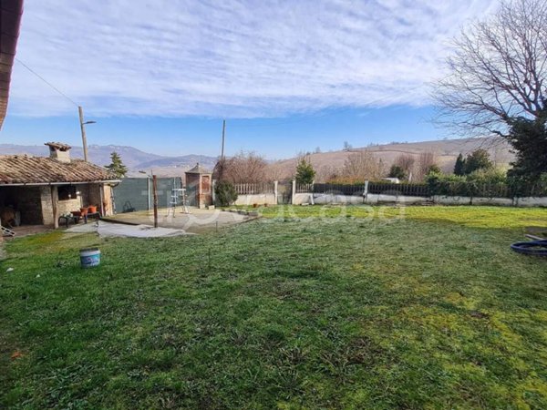 casa indipendente in vendita ad Avolasca