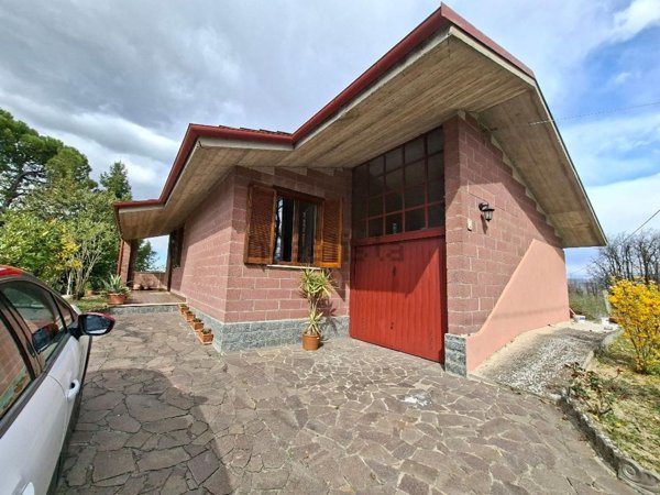 casa indipendente in vendita ad Avolasca