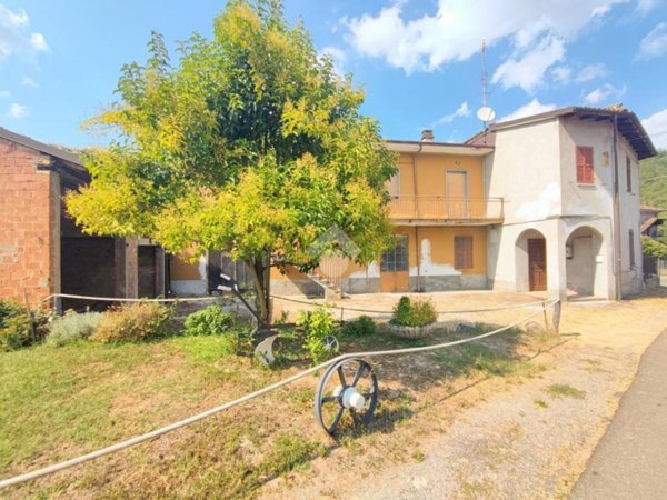 casa indipendente in vendita ad Avolasca