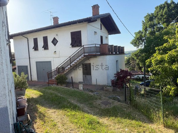 casa indipendente in vendita ad Avolasca in zona Mereta