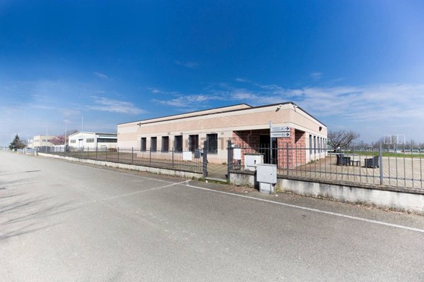 locale di sgombero in vendita a Basaluzzo