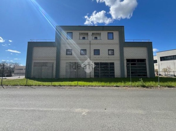 locale commerciale in vendita a Basaluzzo