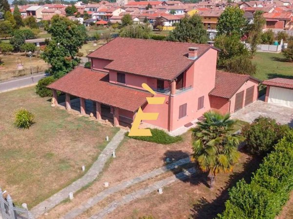 casa indipendente in vendita a Bassignana