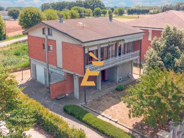 casa indipendente in vendita a Bassignana