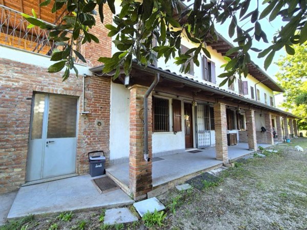 casa indipendente in vendita a Bassignana