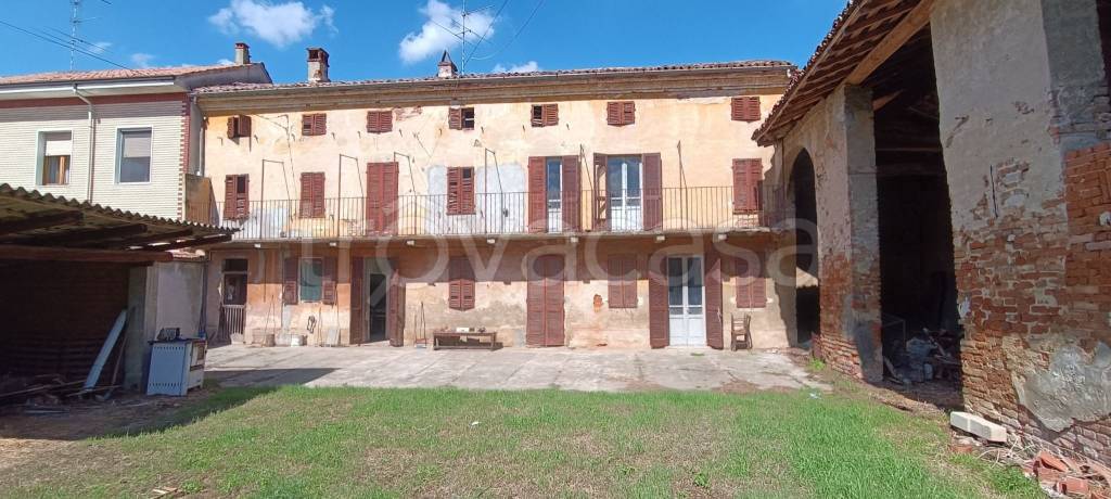 casa indipendente in vendita a Bassignana