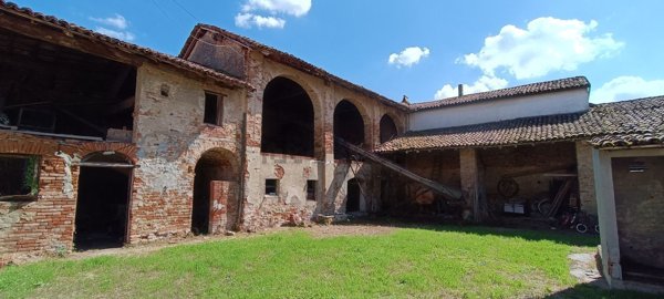 casale in vendita a Bassignana