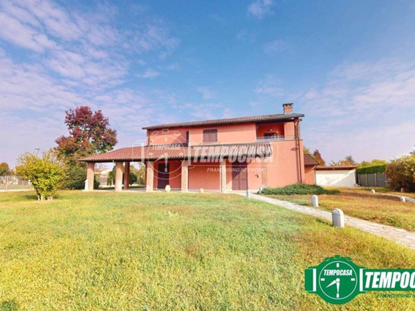 casa indipendente in vendita a Bassignana