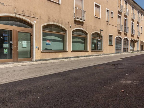 negozio in vendita a Bassignana