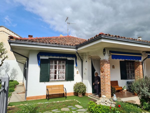 casa indipendente in vendita a Bassignana