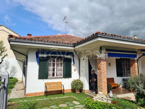 casa indipendente in vendita a Bassignana