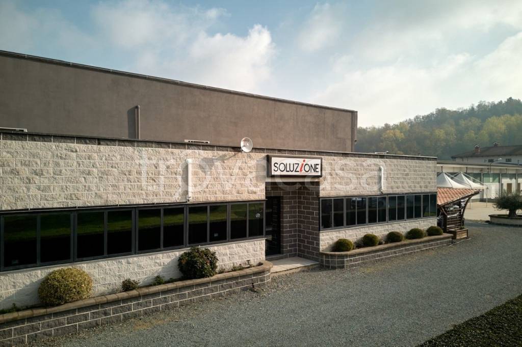locale commerciale in vendita a Bergamasco