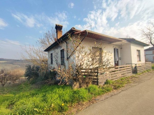 casa indipendente in vendita a Berzano di Tortona in zona Inselmina