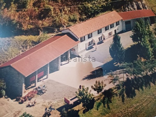 casa indipendente in vendita a Bistagno