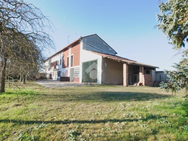 casa indipendente in vendita a Borgo San Martino