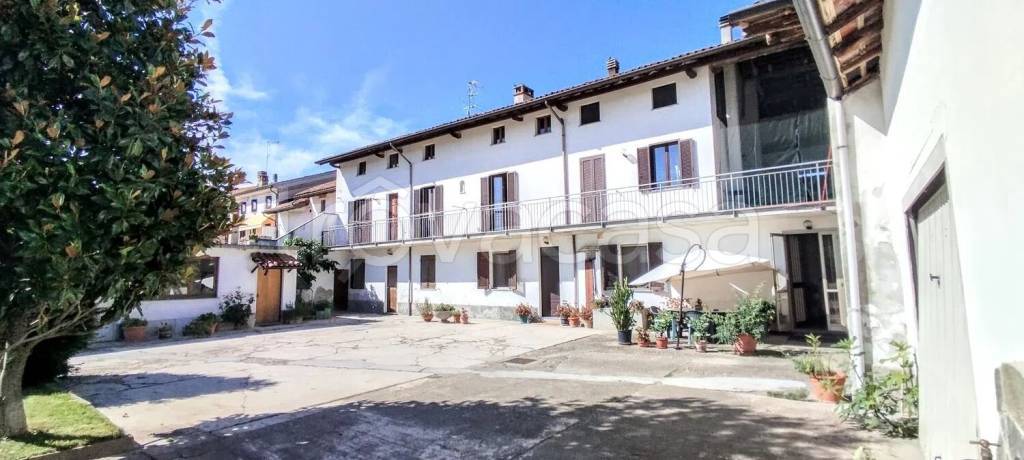 casa indipendente in vendita a Borgo San Martino
