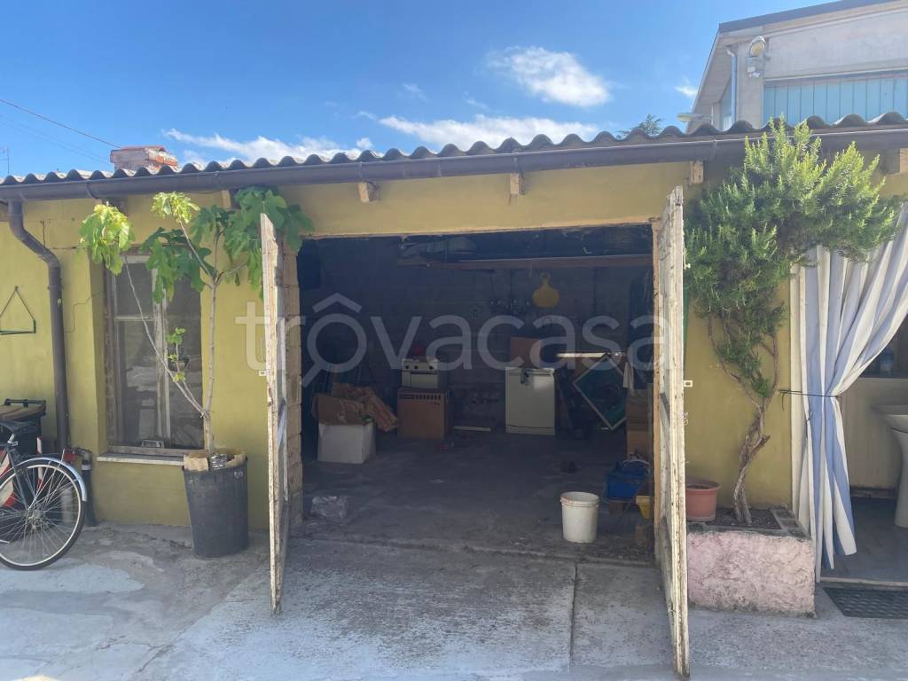 intera palazzina in vendita a Borgo San Martino