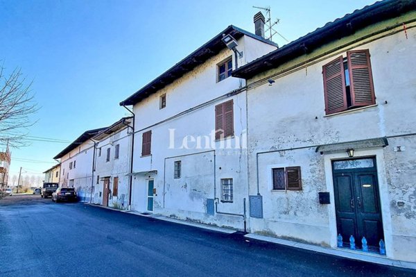 casa indipendente in vendita a Borgo San Martino