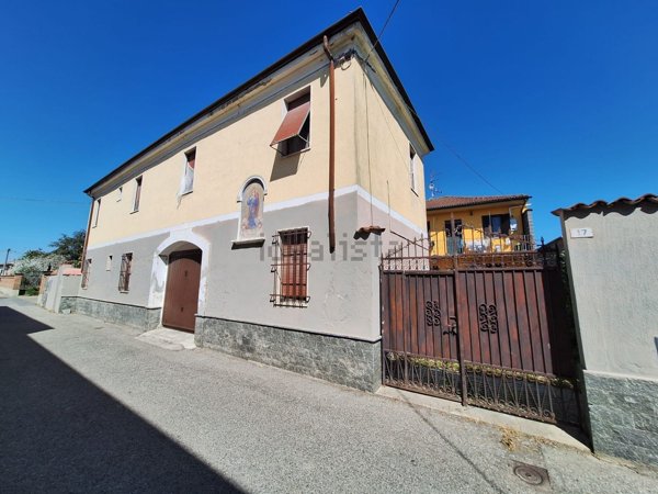 casa indipendente in vendita a Borgo San Martino