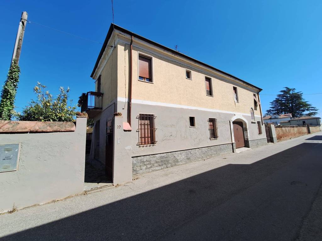casa indipendente in vendita a Borgo San Martino