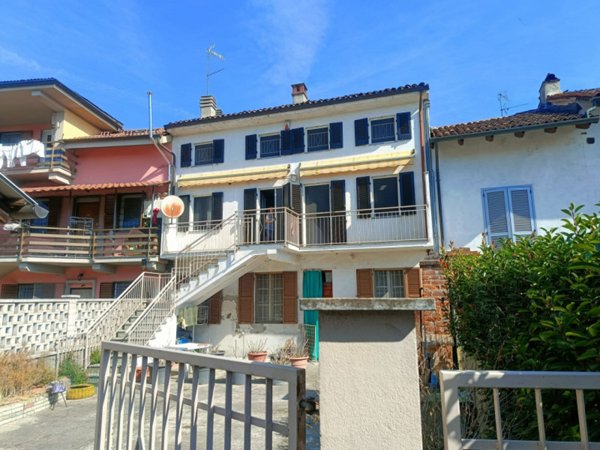 casa indipendente in vendita a Borgo San Martino