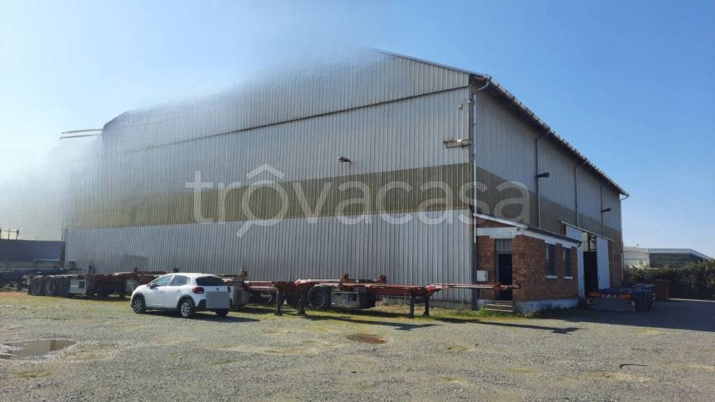 locale commerciale in vendita a Bosco Marengo