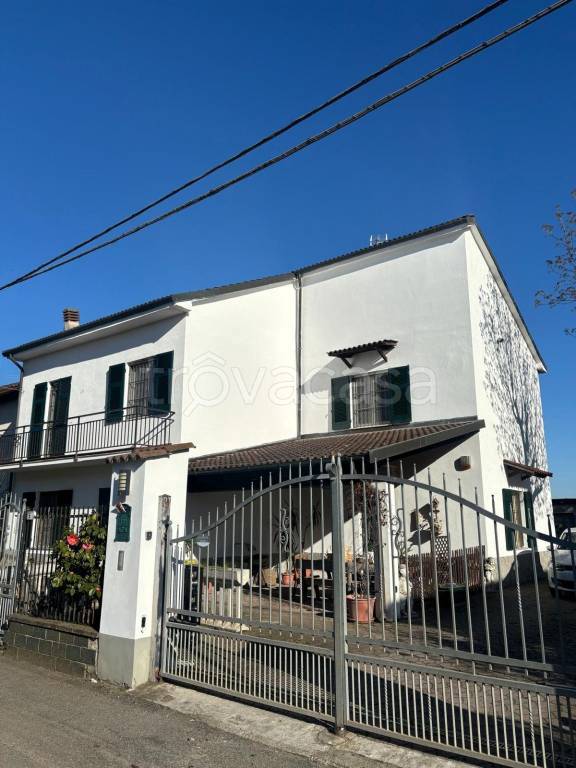 casa indipendente in vendita a Bosco Marengo in zona Quattro Cascine