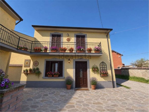 casa indipendente in vendita a Bosco Marengo in zona Pollastra