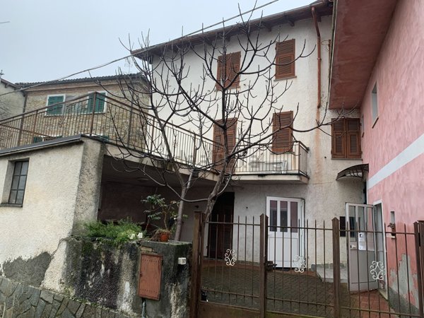 casa indipendente in vendita a Bosio