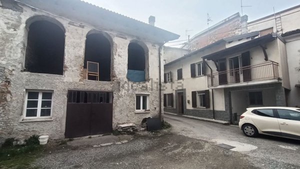 casa semindipendente in vendita a Bosio in zona Capanne di Marcarolo