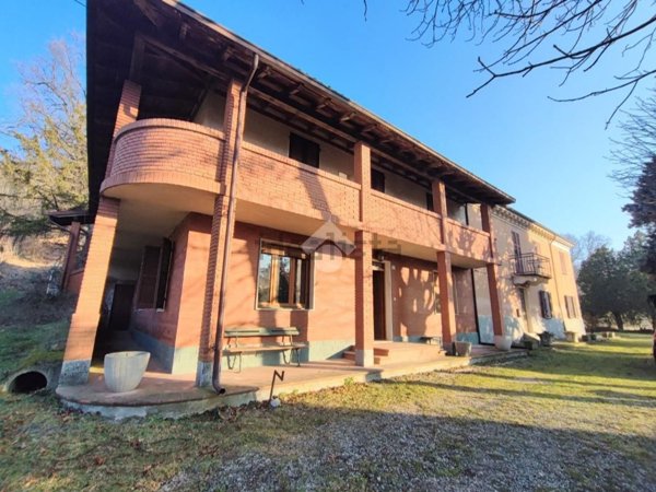 casa indipendente in vendita a Brignano-Frascata