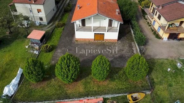 casa indipendente in vendita a Brignano-Frascata