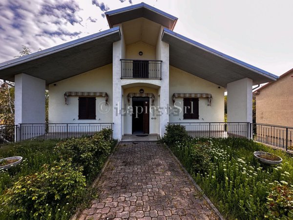 casa indipendente in vendita a Brignano-Frascata