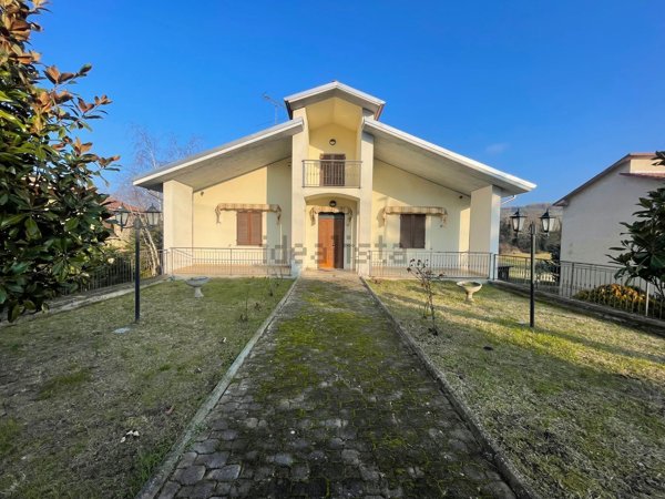 casa indipendente in vendita a Brignano-Frascata