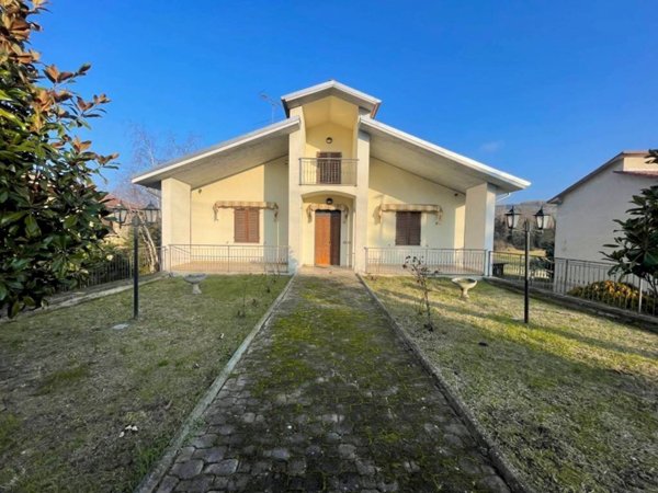 casa indipendente in vendita a Brignano-Frascata