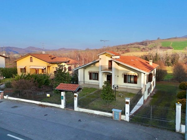 casa indipendente in vendita a Brignano-Frascata