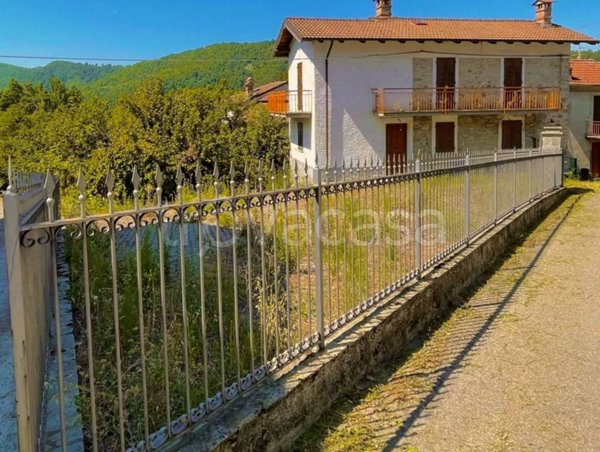 casa indipendente in vendita a Brignano-Frascata