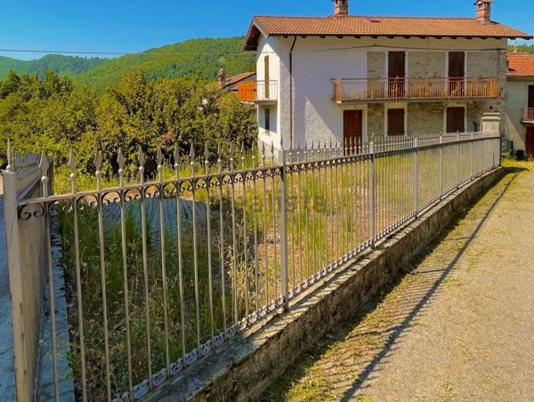 casa indipendente in vendita a Brignano-Frascata