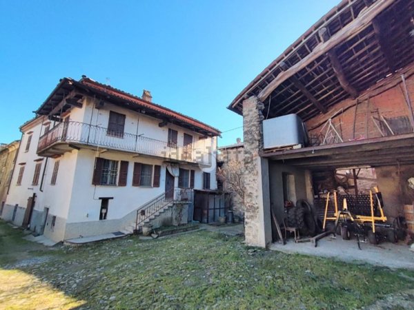 casa indipendente in vendita a Brignano-Frascata