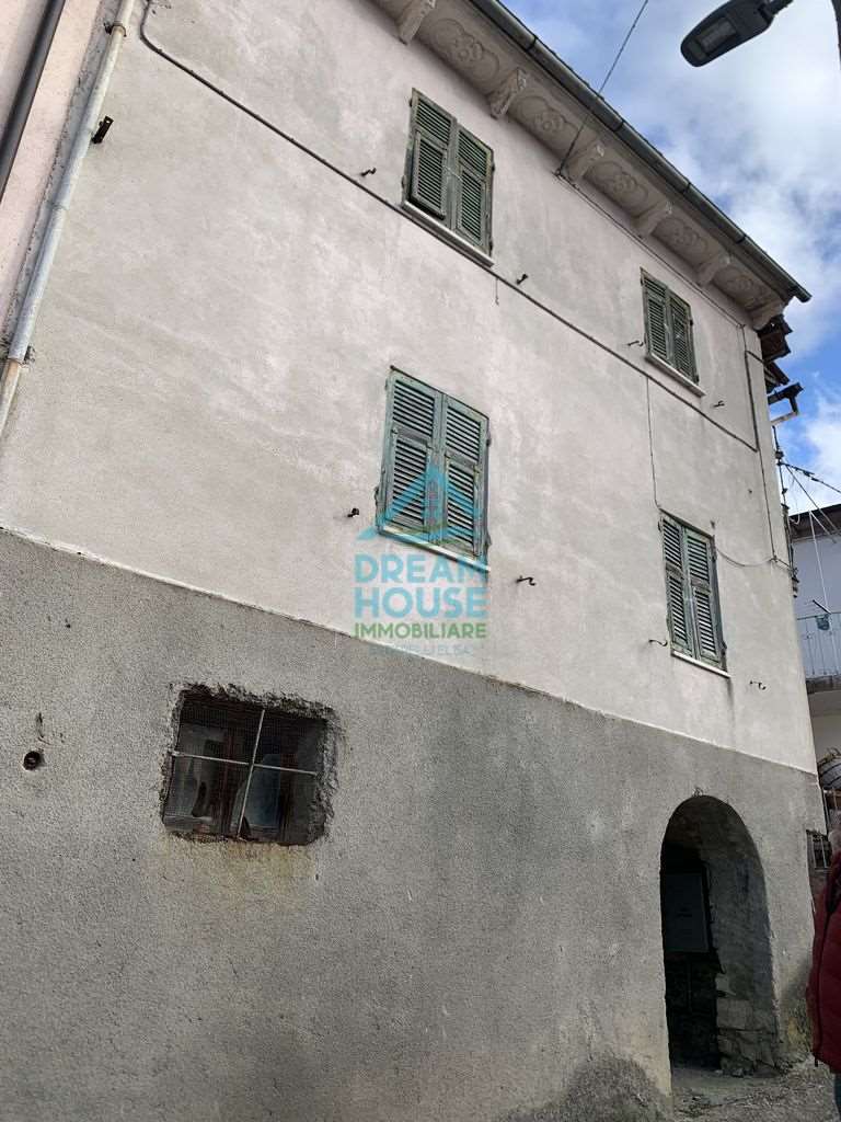 casa indipendente in vendita a Cabella Ligure in zona Piuzzo
